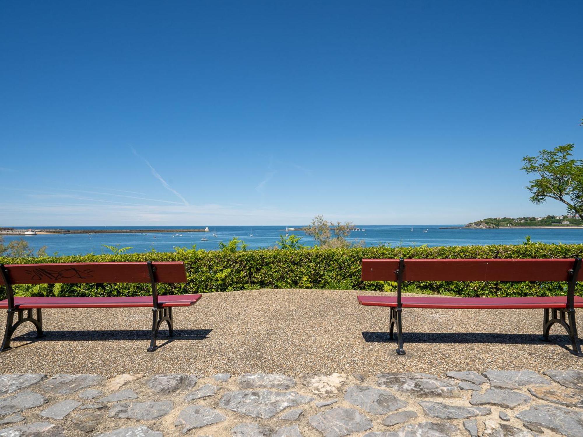 Les Hauts De Loraldia By Interhome